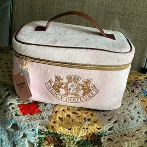 Juicy Couture cosmetic bag 🍩 new with tags